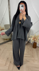 Luxe Viscose Two-Piece Set met Gouden Broche