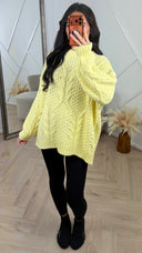 Oversized Cable Knit Sweater – Chunky & Cozy Fit