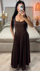 Aansluitende Mouwloze Zomerjurk met Vormende Snit