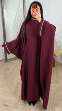 Abaya met strassdetails en cape mouwen