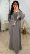 Elegante Maxi Jurk met Contrast Details