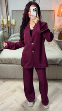 Golden Button Set Split Sleeve Detail