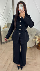 Luxe Two-Piece Set met Gouden Knopen & Ceintuur