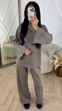 Minimal Two-Piece Set met Wijde Mouwen