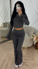 Two-Piece Stretch Set met Flared Broek & Hoge Hals