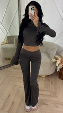 Two-Piece Stretch Set met Flared Broek & Hoge Hals