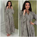 Plissiertes Kleid mit Kragenstickerei