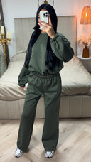 Essential Soft Shiny Crop Set Seam Detail