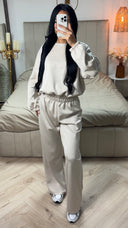 Essential Soft Shiny Crop Set Seam Detail