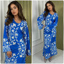 Kleid mit Blumendruck und überkreuzten Schnürsenkeln an der Taille