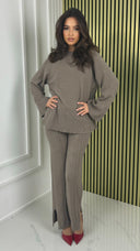 Basic Set Mid Line Stripe Split Details