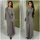 Einteiliges Wickelkleid mit Bindegürtel und komplett bedecktem Basic-Kleid