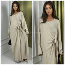 Einteiliges Wickelkleid mit Bindegürtel und komplett bedecktem Basic-Kleid