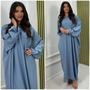 Übergroßes, bequemes Kleid mit kleinen Schlitzen und Knopfleiste am Ärmel