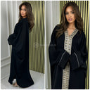 Übergroßes Abaya-Kleid mit goldener Stickerei in der Mitte