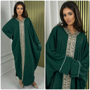 Übergroßes Abaya-Kleid mit goldener Stickerei in der Mitte