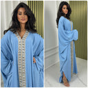 Übergroßes Abaya-Kleid mit goldener Stickerei in der Mitte