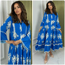 Koop betaalbare geplooide maxi print jurk. Ontdek glamoureuze kleding voor vrouwen in Rotterdam.