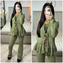 Strickset mit Rüschendetail und 3 Bändern