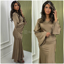 Maxikleid mit weiten Ärmeln und Bindegürtel aus Satin