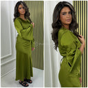 Maxikleid mit weiten Ärmeln und Bindegürtel aus Satin