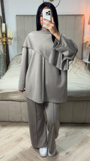 Super bequemes Set mit Schalkragen und Streifendetail in der Mitte