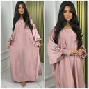 Abaya aus Satin mit glänzenden Ärmeln und Rüschen