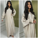 Abaya aus Satin mit glänzenden Ärmeln und Rüschen