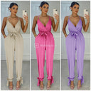 Jumpsuit mit Bindegürtel und Knöchelknoten
