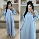 Gestreiftes Kleid mit Schlitz und Ärmeln zum Binden