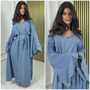 Kleid mit V-Ausschnitt und Diamant-Bindegürtel