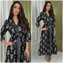 Kleid mit V-Ausschnitt, Print, Bindegürtel, Knopfleiste und Schlitz