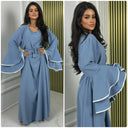 Weißes, gestreiftes Kleid mit mehrlagigen Ärmeln und Bindegürtel