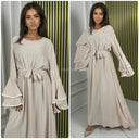 Weißes, gestreiftes Kleid mit mehrlagigen Ärmeln und Bindegürtel