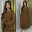 Kleid mit weiten Ärmeln, goldener Naht, Bindegürtel