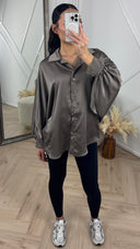 Satijnen Blouse met Pofmouwen en Knoopsluiting