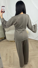 2-Delige Comfy Set met Gedrapeerd Zijdetail en Wide Leg Broek