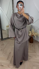 2-Piece Set met Ceintuur en Watervalhals