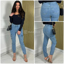 Selecteer uit de afgeprijsde optie van cargo jeans met knopen. Koop je trendy dameskleding in Rotterdam.