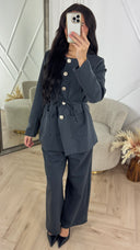 Luxe Two-Piece Set met Gouden Knopen & Ceintuur