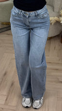 Straight Leg Jeans met Destroyed Details en Statement Achterzak HM1576-1