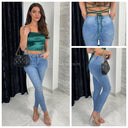 Shop goedkope stretch gescheurde jeans. Koop je verfijnde kleding voor vrouwen in Rotterdam.