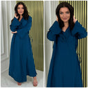 Kleid mit Schlitz, Ärmeln, Wickeldesign und Bindegürtel