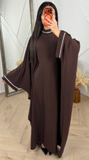 Abaya met strassdetails en cape mouwen