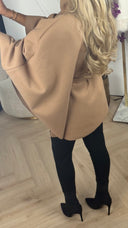 Cape Jas Hoge Hals met Strikceintuur