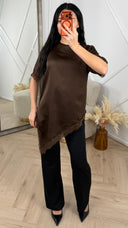 Satijnen Top met Asymmetrische Kantafwerking