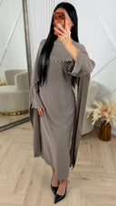 Maxi Jurk met Cape-Effect en Parel Details