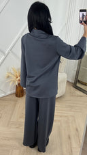 Minimal Two-Piece Set met Wijde Mouwen