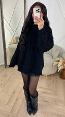 Oversized Cable Knit Sweater – Chunky & Cozy Fit