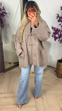 Oversized Trenchcoat met Knoopdetails